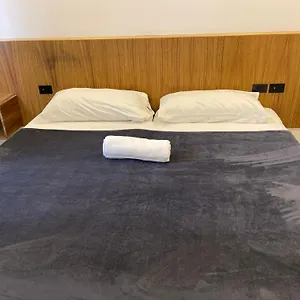 https://habitacion-con-bano-privado-y-vista-al-patio.quintano-roohotels.com
